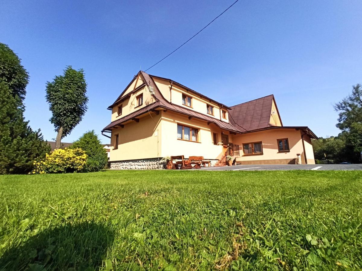 Apartmán Brzoskwiniowy Dom Banska Nizna Exteriér fotografie